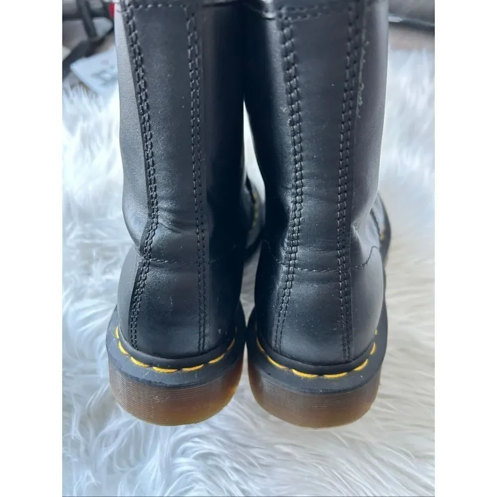 Dr martens Smooth Leather Lace Up Boots black size 7